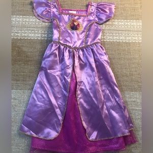 👗CLOSET CLEAR OUT👗 Disney Frozen purple Anna dress up size 3